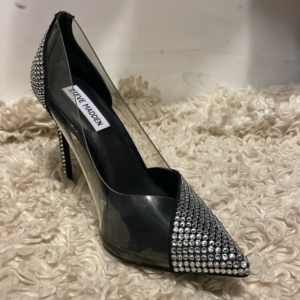 Steve Madden black and rhinestone heels closed toe